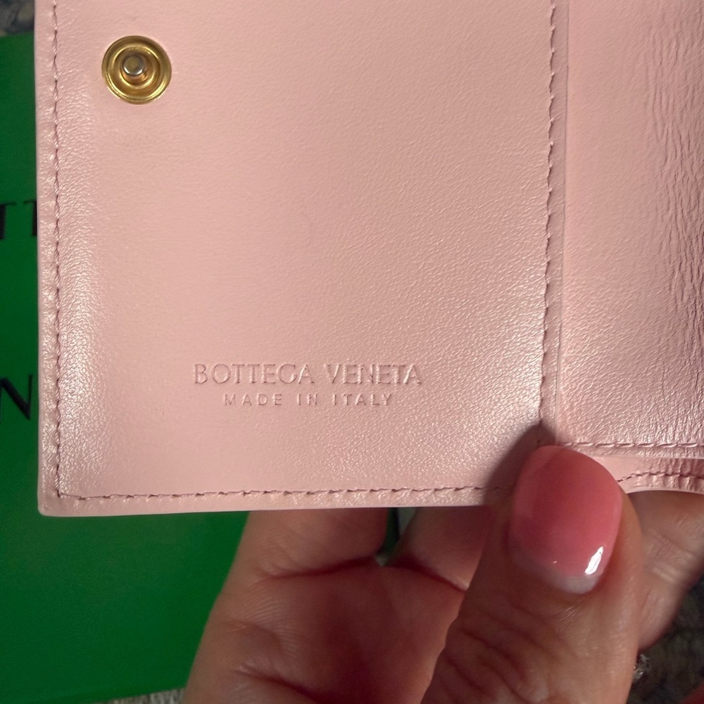 Bottega Veneta Blush Pink Intrecciato Leather Zip Wallet - Picture 6 of 8